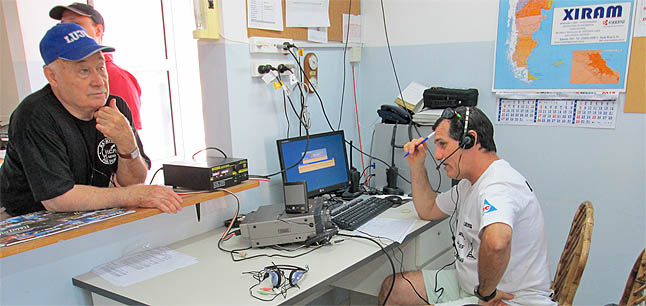 lu2ug, Jorge, operando estacion control LU7AA en 40m en G.Pico