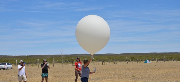Globo sonda preparado para el lanzamiento